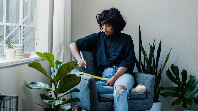 woman-writting-on-digital-tablet-3450005.jpg woman writting on digital tablet